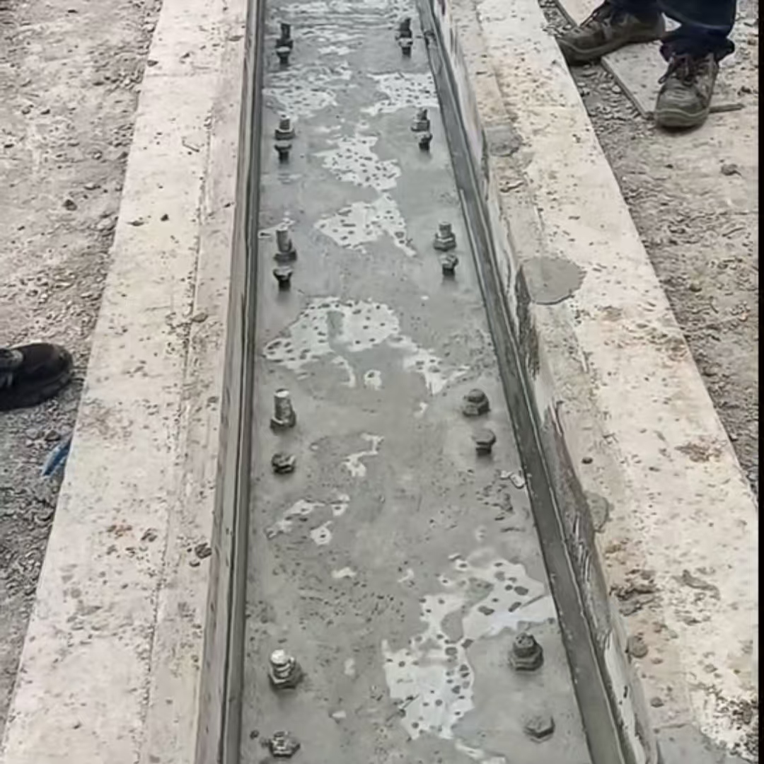 桂林港口码头起重机龙门吊重型机械设备稳固用早强快凝轨道胶泥